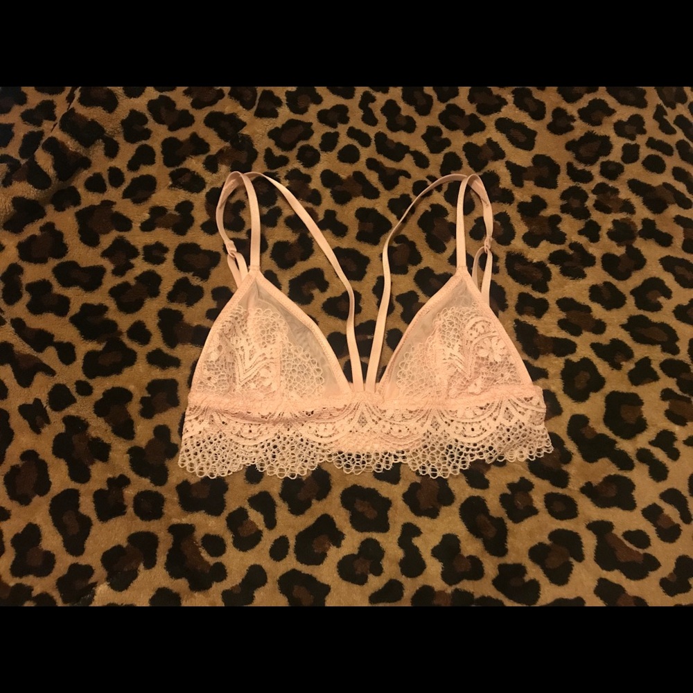 NWT Victoria’s Secret Lace Bralette